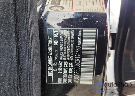 2012 Mercedes-Benz C 300 4Matic из США, поврежденный, VIN WDDGF8BB6CR194663